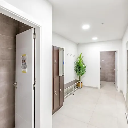 Vivi Homes - Luxor Gym, Pool, Terrace & Apartment